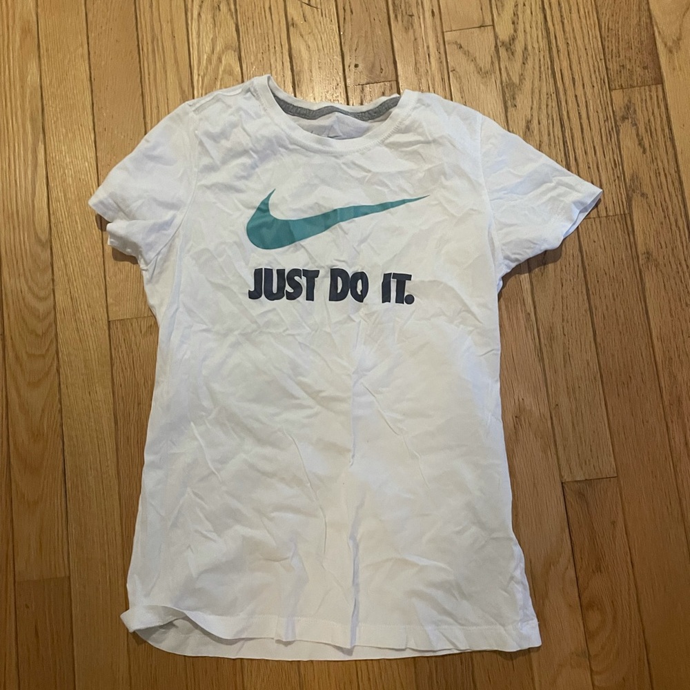 Nike t shirt